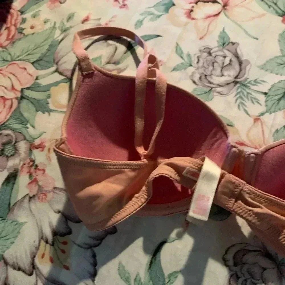 Pink Victoria Secret Women’s Tan Bra Size 32 C With Underwire and Push-up - Picture 5 of 11